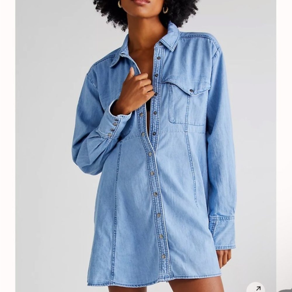 BNWT Free People Sammi Denim Shirtdress with pockets, size M‎ indigo blue light
